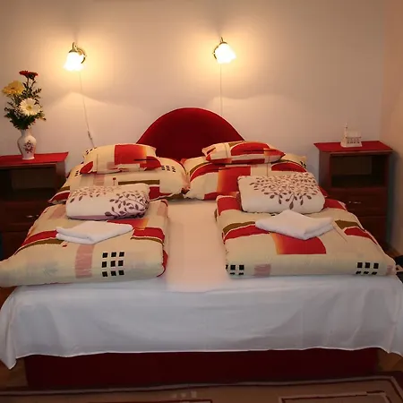 Arany Barokk * Έγκερ