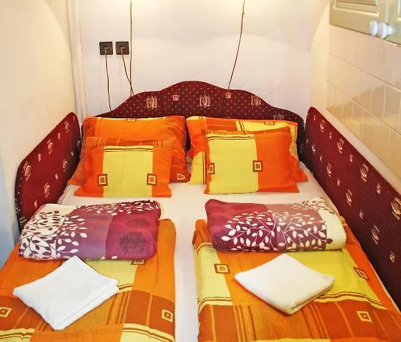 Arany Barokk Apartamento *
